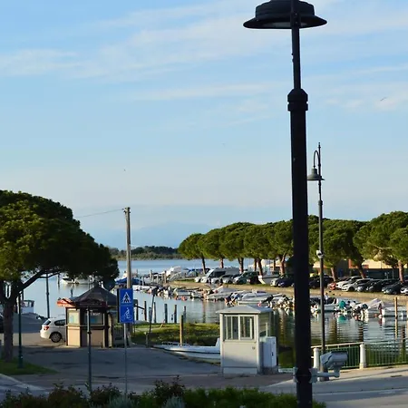 Euro Meuble ホテル 2*