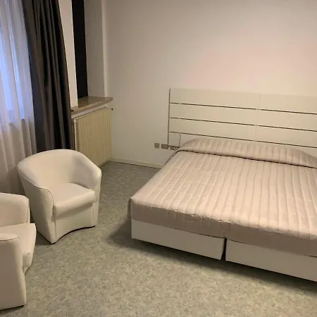 ホテル Euro Meuble