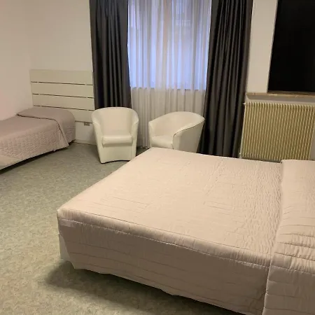 Euro Meuble ホテル 2*