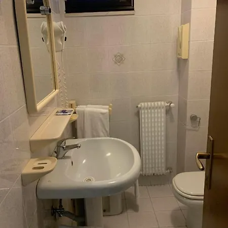 Euro Meuble ホテル グラード