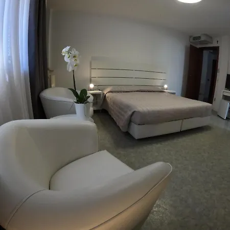 Euro Meuble グラード