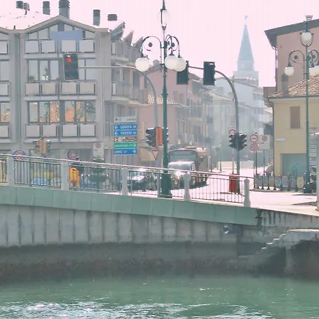 ホテル Euro Meuble 2*